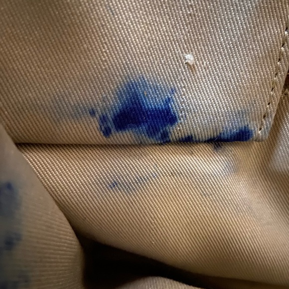 Danier - leather messenger bag - Picture 4 of 7